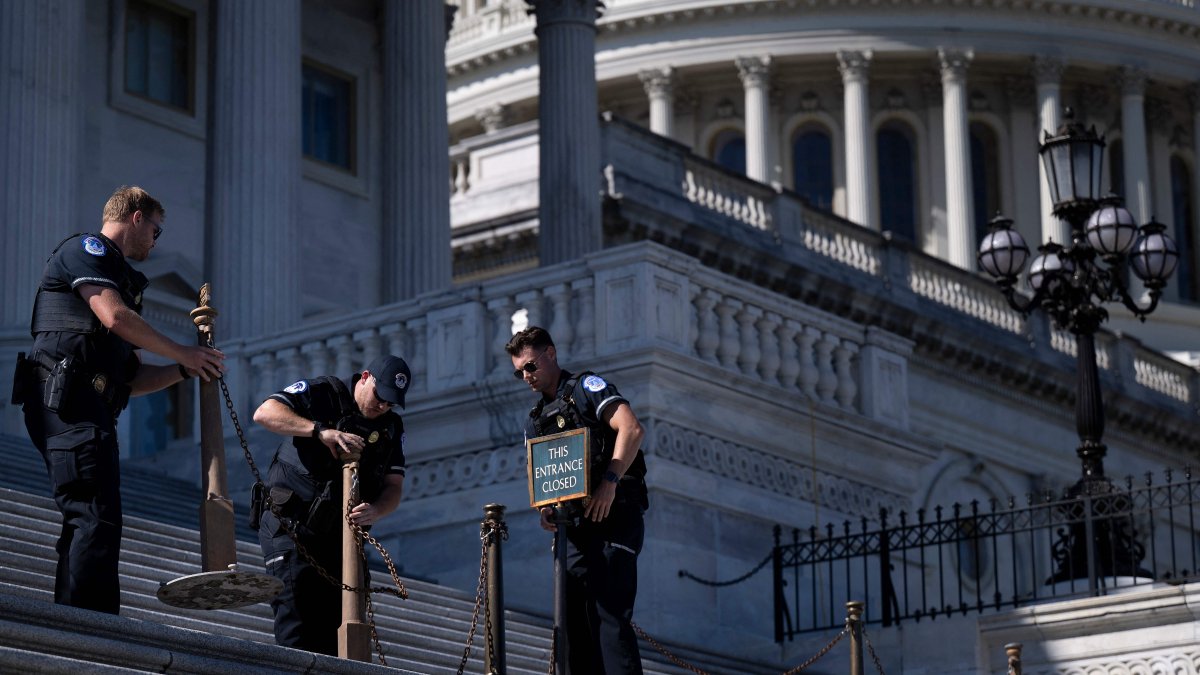 US government shutdown means tough times for many civil servants