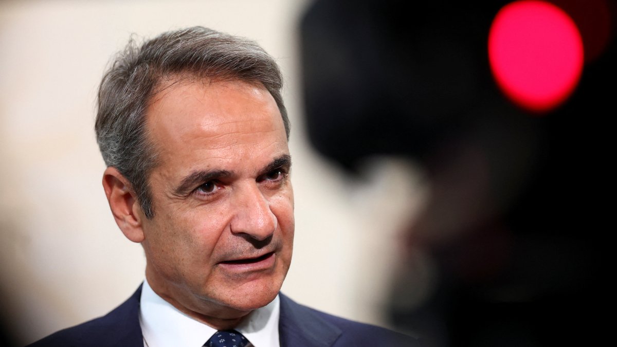 Greece&#039;s Prime Minister Kyriakos Mitsotakis speaks to members of the media at the European Political Community summit in Copenhagen, Denmark, Oct. 2, 2025. (Reuters Photo)
