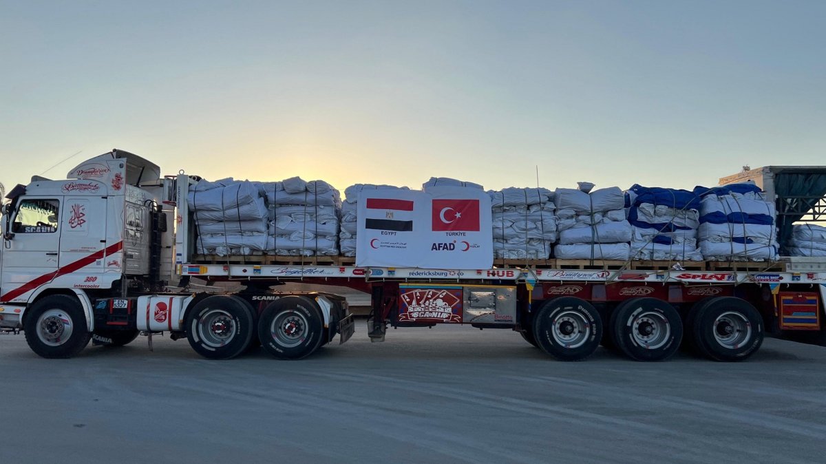 A humanitarian aid truck from Türkiye’s Disaster and Emergency Management Presidency (AFAD) awaits before proceeding towards the Rafah border crossing, between Egypt and the Gaza Strip, in Rafah, North Sinai, Egypt, Oct. 12, 2025. (AA Photo)