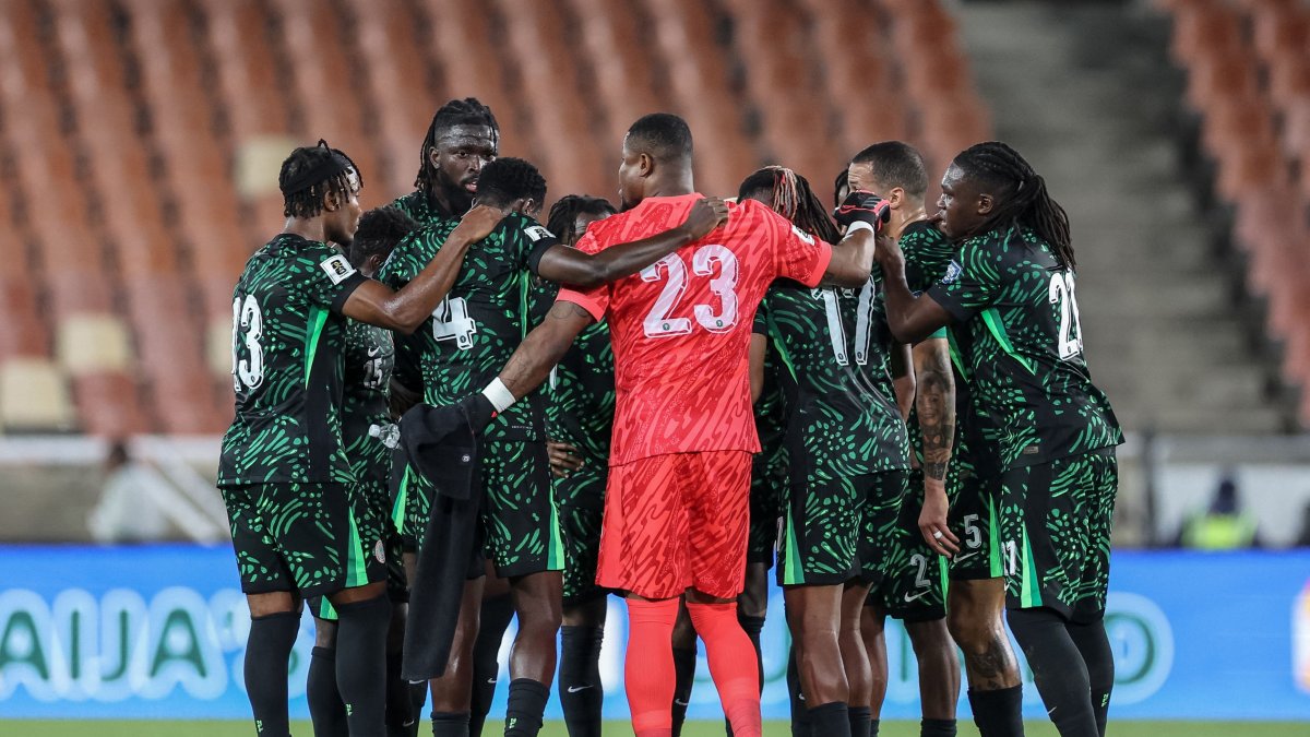Nigeria&#039;s players form a huddle at half-time during the FIFA World Cup 2026 Africa qualifiers group C match against Lesotho at the Peter Mokaba Stadium, Polokwane, South Africa, Oct. 10, 2025. (AFP Photo)