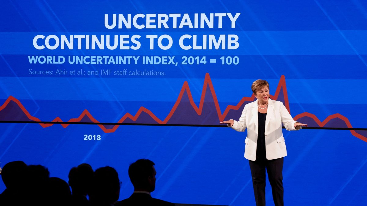International Monetary Fund (IMF) Managing Director Kristalina Georgieva delivers remarks ahead of the annual IMF-World Bank meetings, Washington, D.C., U.S., Oct. 8, 2025. (Reuters Photo)