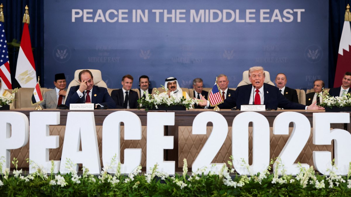 Leaders attend the official signing of the first phase of the Gaza cease-fire agreement between Israel and Hamas, in Sharm El-Sheikh, Egypt, Oct. 13, 2025. (Reuters Photo)