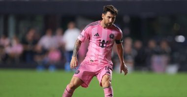 Inter Miami&#039;s Lionel Messi dribbles the ball during the MLS match against Atlanta United at Chase Stadium, Fort Lauderdale, U.S., Oct. 11, 2025. (Reuters Photo) 