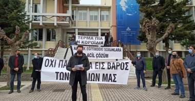 Parents and their supporters take part in a demonstration protesting the Greek government&#039;s postponement of community board member elections at minority schools, Komotini (Gümülcine), northern Greece, April 6, 2021. (AA File Photo)