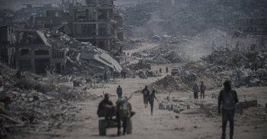 Palestinians continue returning to northern Gaza following the ceasefire and the withdrawal of Israeli forces, in Gaza City, the Gaza Strip, Oct. 13, 2025. (AA Photo)
