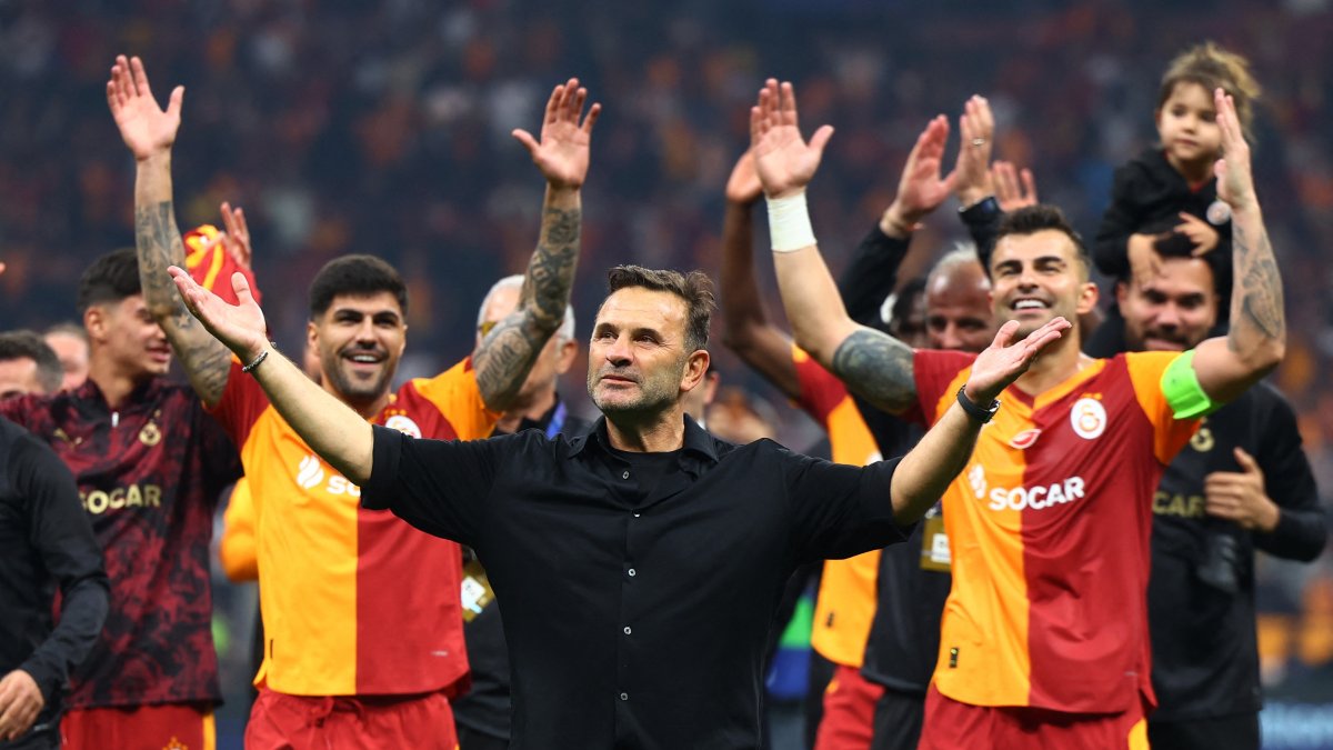 Galatasaray coach Okan Buruk celebrates after the Champions League league phase match against Liverpool at RAMS Park, Istanbul, Türkiye, Sept. 30, 2025. (Reuters Photo)