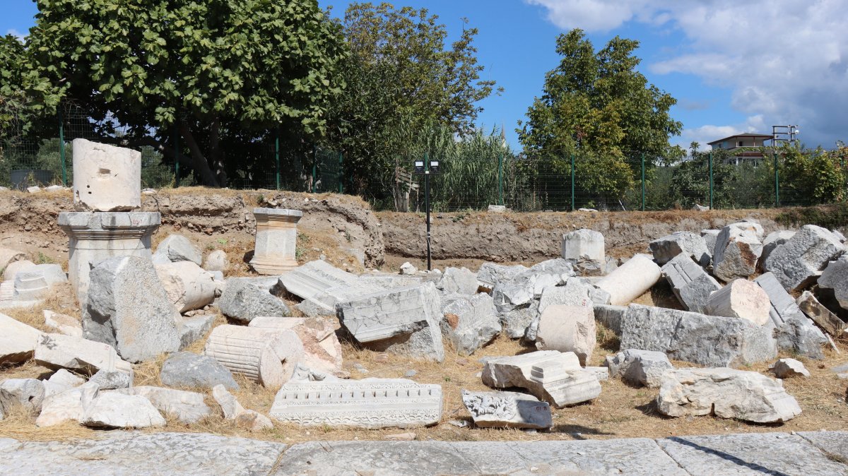 A general view of the marble pavement stones discovered during the Iznik excavations, Bursa, Türkiye, Oct. 1, 2025. (AA Photo)