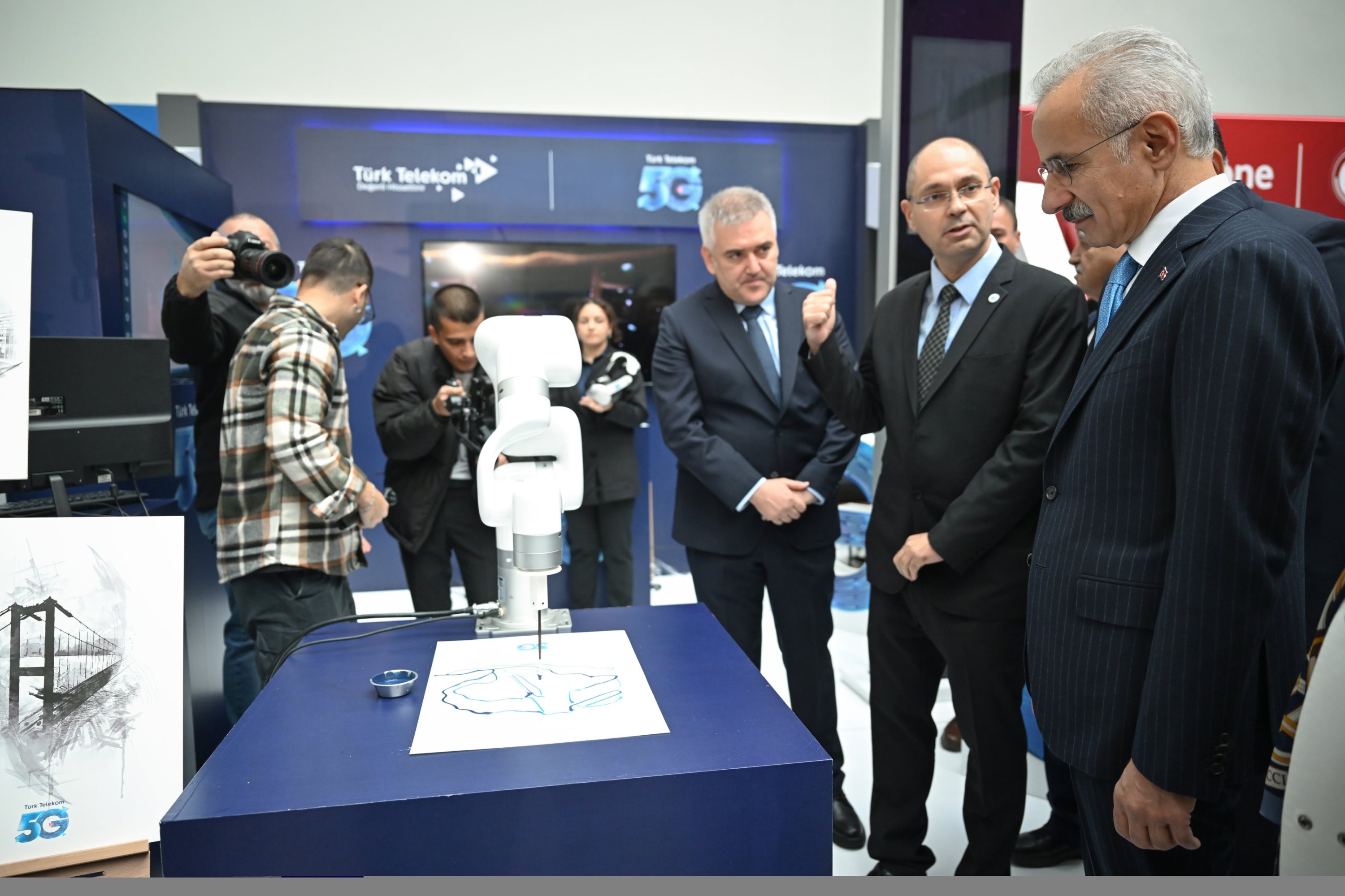 Transport and Infrastructure Minister Abdulkadir Uraloğlu examines 5G technologies at the Information and Communication Technologies Authority (BTK) headquarters, Ankara, Türkiye, Oct. 15, 2025. (AA Photo)