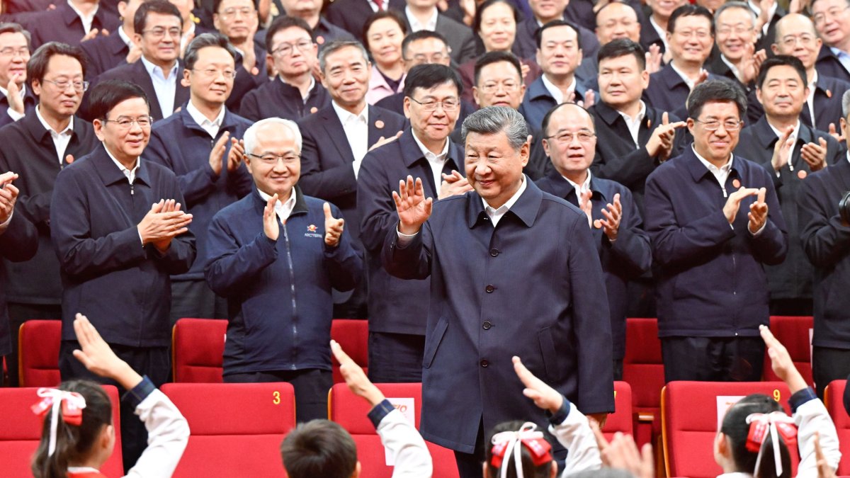 Chinese President Xi Jinping waves to the crowd while attending a gala marking the 70th founding anniversary of the Xinjiang Uygur Autonomous Region, Urumqi, China, Sept. 24, 2025. (EPA Photo)