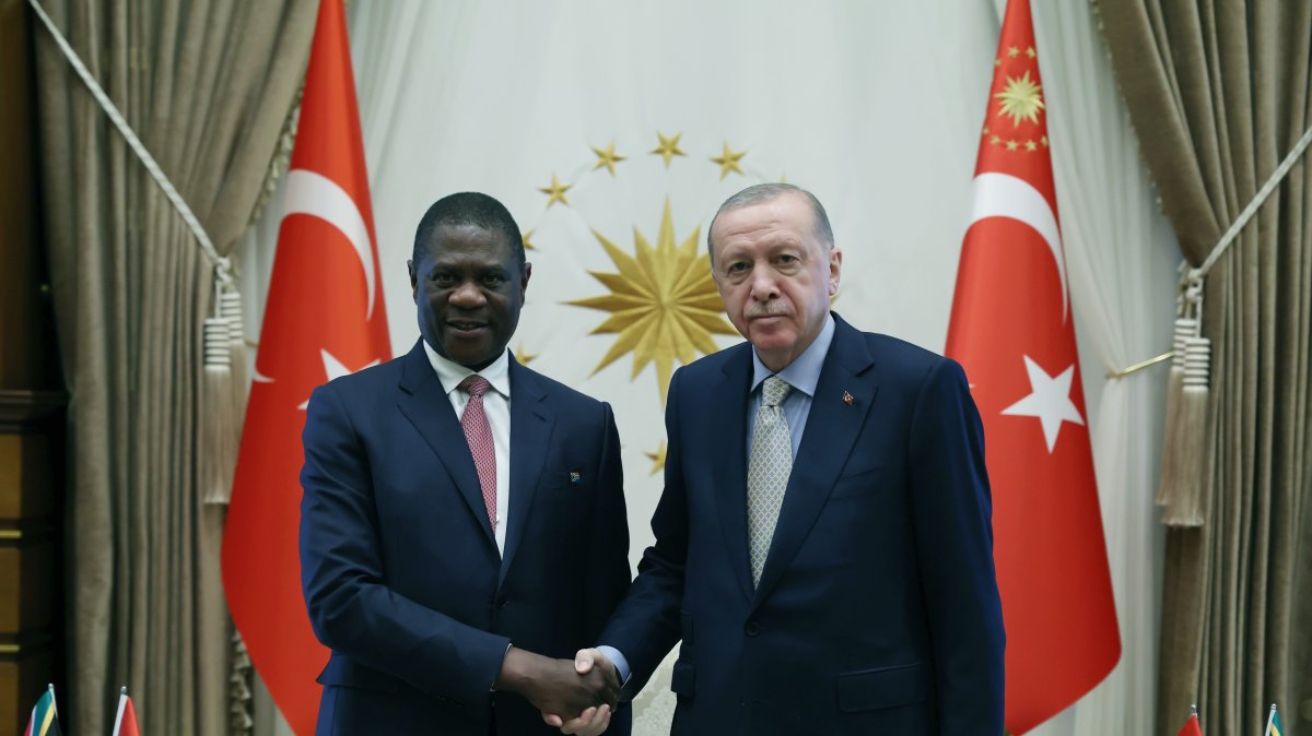 President Recep Tayyip Erdoğan and South African Vice President Paul Mashatile meet at the Presidential Complex in Ankara, Oct. 15, 2025. (IHA Photo)