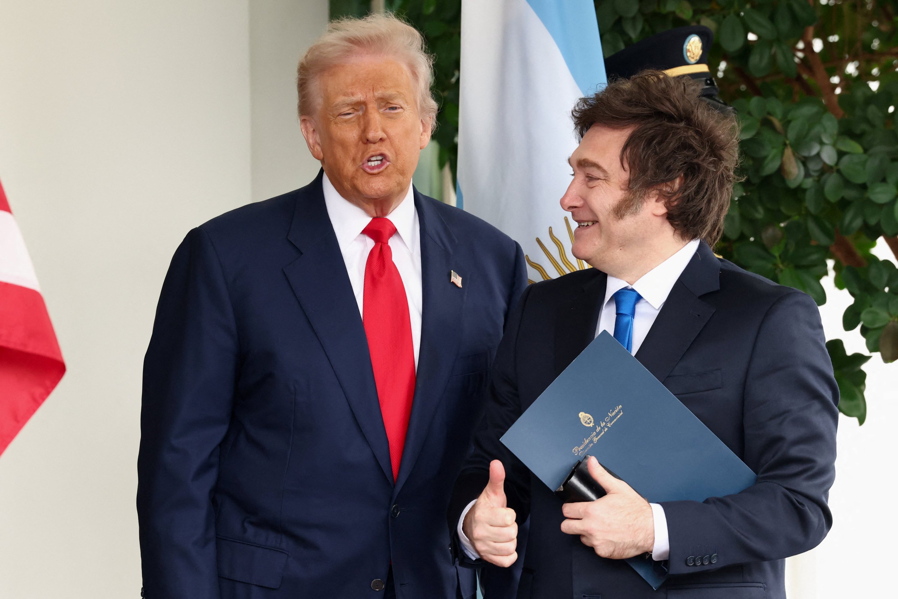 Trump pogojuje pomoč Argentini z zmago Mileija na volitvah