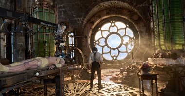 This image released by Netflix shows Jacob Elordi (L) as The Creature and Oscar Isaac as Victor Frankenstein, in a scene from &quot;Frankenstein.&quot; (AP Photo)