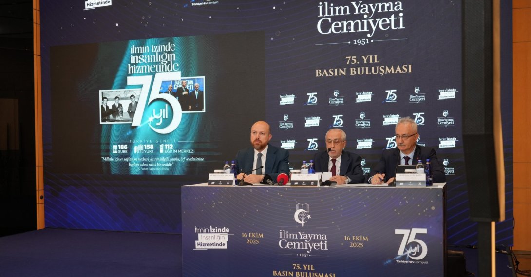Necmettin Bilal Erdoğan (L), chairperson of the Ilim Yayma Foundation Board of Trustees, and Ilim Yayma Cemiyeti Chairperson Yusuf Tülün (C) speak at the 75th-anniversary press meeting, Istanbul, Türkiye, Oct. 16, 2025. (IHA Photo)
