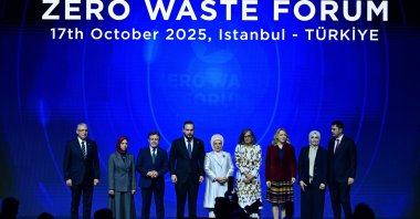 Protocol guests pose with first lady Emine Erdoğan, honorary president of the Zero Waste Foundation, at the International Zero Waste Forum, Istanbul, Türkiye, Oct. 17, 2025. (AA Photo)