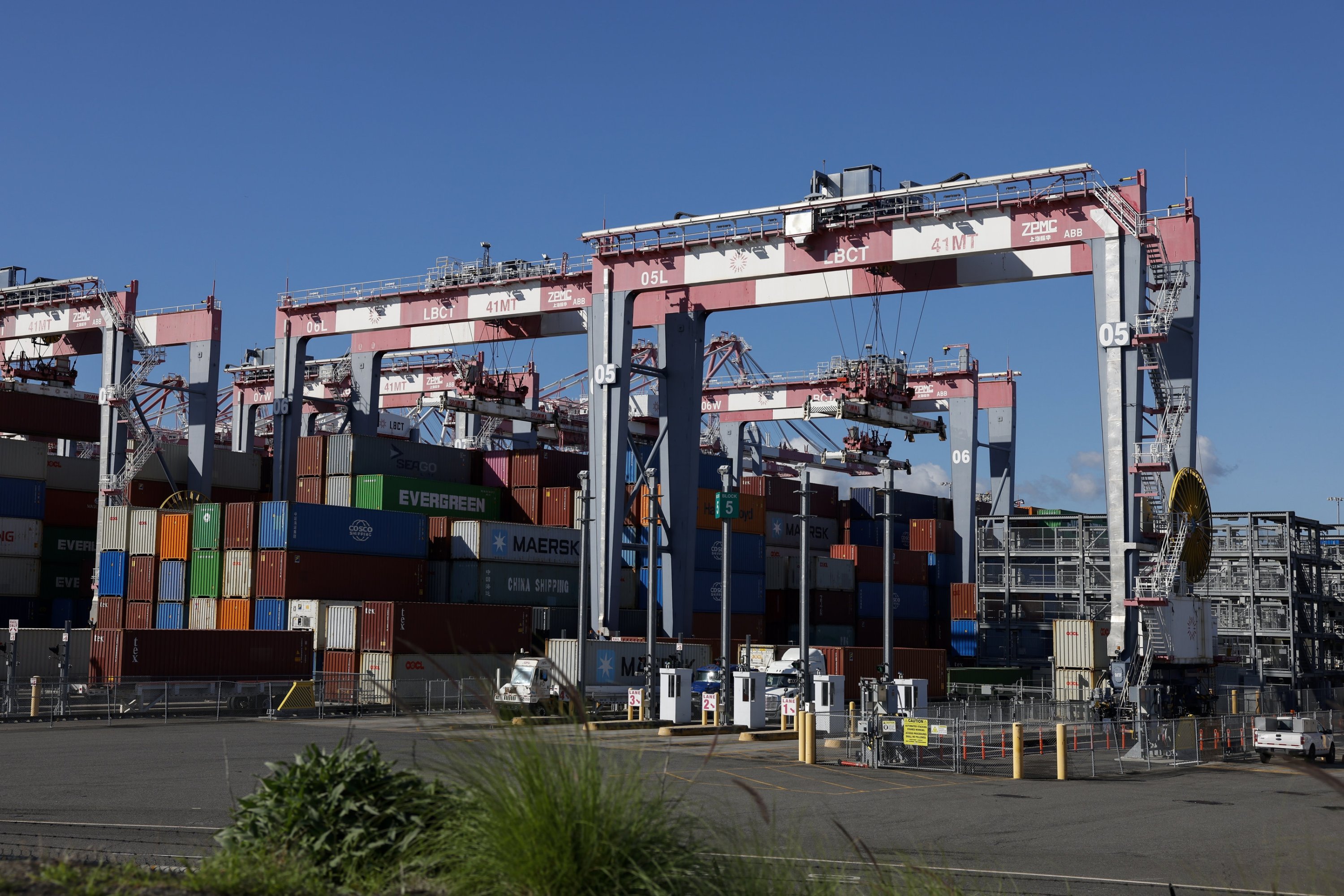 Shipping containers are stacked at the Port of Los Angeles in Los Angeles, California, U.S., Oct. 15, 2025. (EPA Photo)