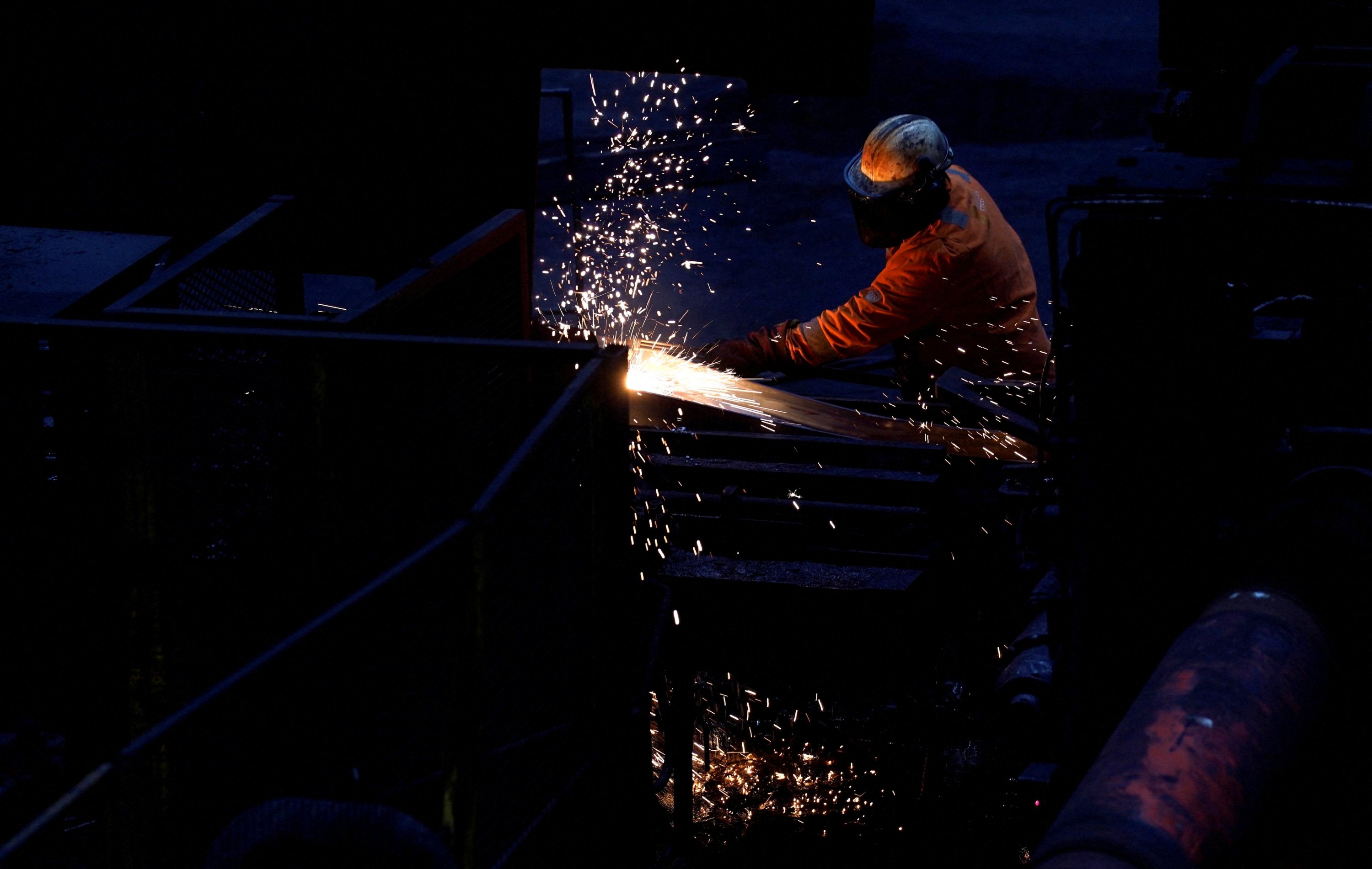 UK unveils plan to create 400,000 green energy jobs by 2030