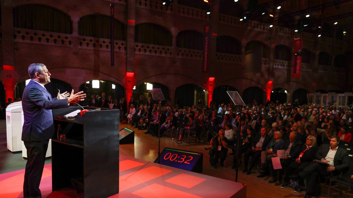CHP Chair Özgür Özel speaks at an event, Amsterdam, Netherlands, Oct. 18, 2025. (AA Photo)