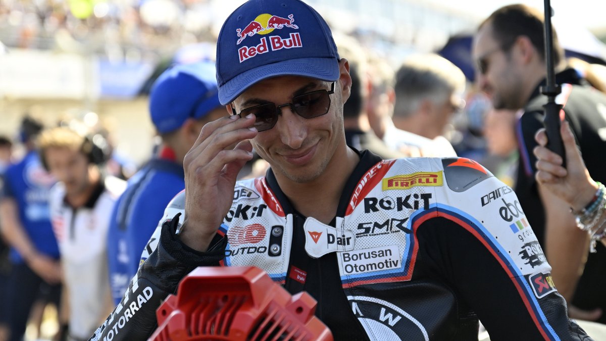 Turkish rider Toprak Razgatlıoğlu poses for a photo before a WorldSBK race in Cadiz, Spain, Oct. 19, 2025. (AA Photo)