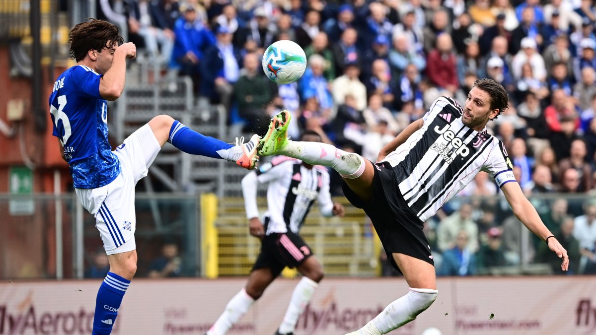 Clinical Como beat clueless Juventus stuck in 6-game slump