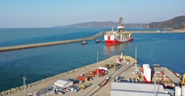 Türkiye&#039;s drillship Yavuz is seen near a port in Zonguldak, northern Türkiye, April 8, 2022. (AA Photo)