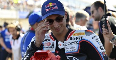 Turkish rider Toprak Razgatlıoğlu poses for a photo before a WorldSBK race in Cadiz, Spain, Oct. 19, 2025. (AA Photo)