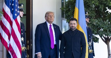 U.S. President Donald Trump (L) greets Ukrainian President Volodymyr Zelenskyy as he arrives at the West Wing of the White House in Washington, D.C., U.S., Oct. 17, 2025. (EPA Photo)