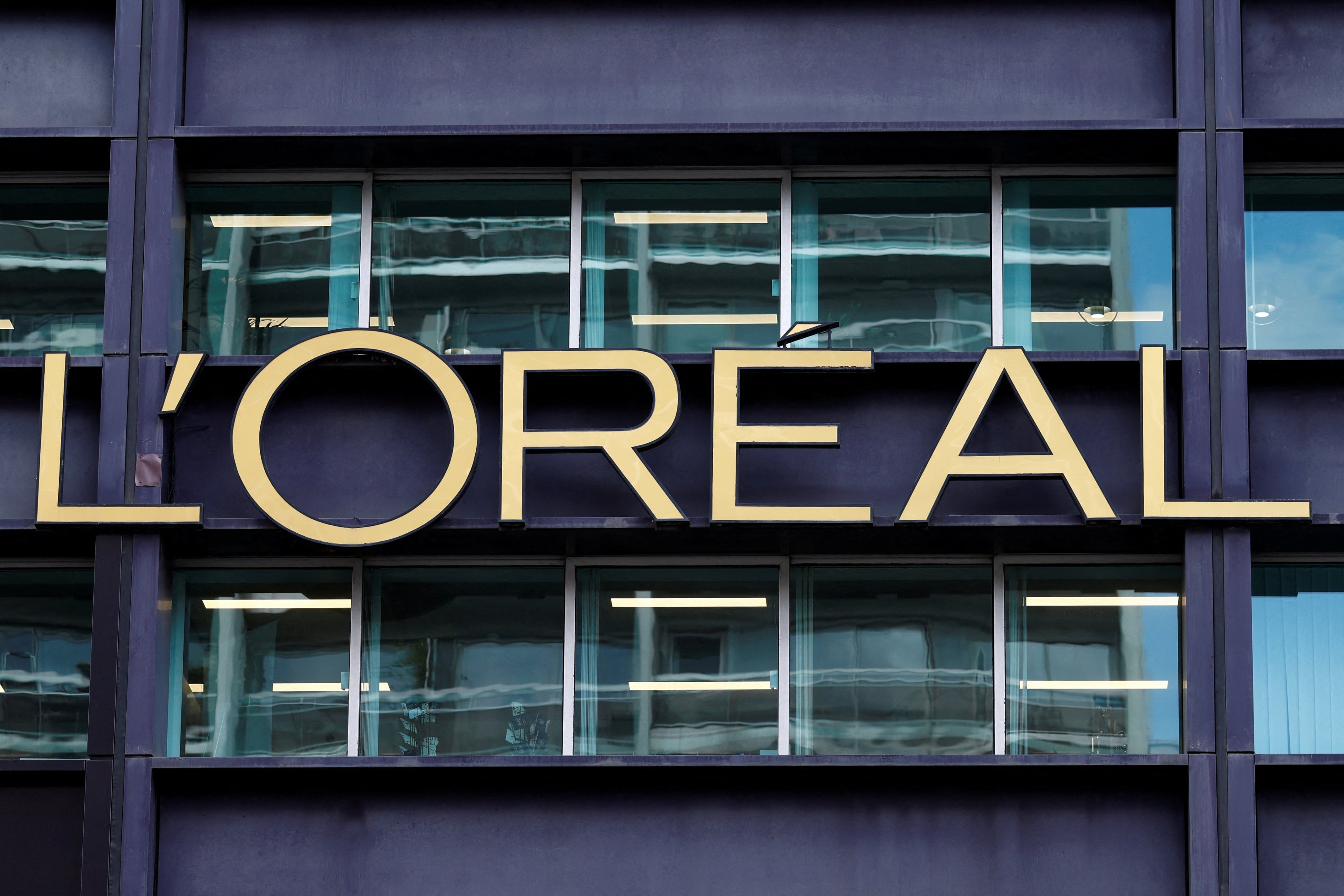 Kering shares up on $4.7B sale of its beauty division to L'Oreal