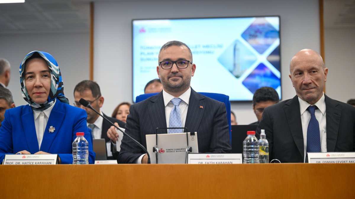 Central Bank of the Republic of Türkiye (CBRT) Governor Fatih Karahan (C) and his deputies Hatice Karahan (L) and Cevdet Akçay attend a presentation before Parliament's Plan and Budget Commission, Ankara, Türkiye, Oct. 7, 2025. (AA Photo)
