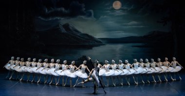A scene from &quot;Swan Lake,&quot; Istanbul, Türkiye. (Courtesy of AKM)