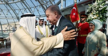 Kuwaiti Emir Sheikh Mishal Al Ahmad Al Jaber Al Sabah welcomes President Recep Tayyip Erdoğan, Kuwait City, Kuwait, Oct. 21, 2025. (AA Photo)