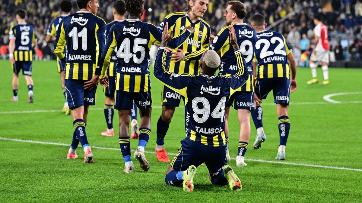 Fenerbahçe’s Anderson Talisca (94) celebrates with teammates after scoring in a match against Fatih Karagümrük in Istanbul, Türkiye, Oct. 19, 2025. (AA Photo)