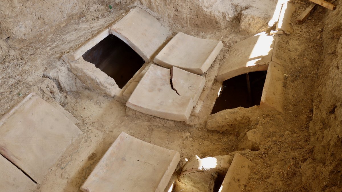 A general view of burial sites from the Roman and Early Byzantine periods in Iznik, Bursa, Türkiye, Aug. 11, 2021. (AA Photo)