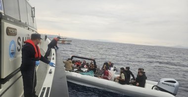 Irregular migrants are rescued by the coast guard off Aydın province&#039;s Didim district, Türkiye, Oct. 22, 2025 (IHA Photo)
