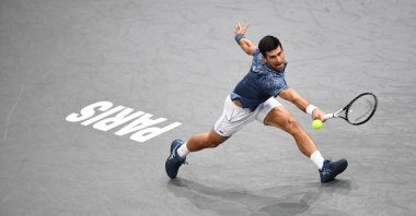 Serbia&#039;s Novak Djokovic returns the ball to Croatia&#039;s Marin Cilic during their men&#039;s singles quarter-final tennis match, Paris, France, Nov. 2, 2018. (AFP Photo)