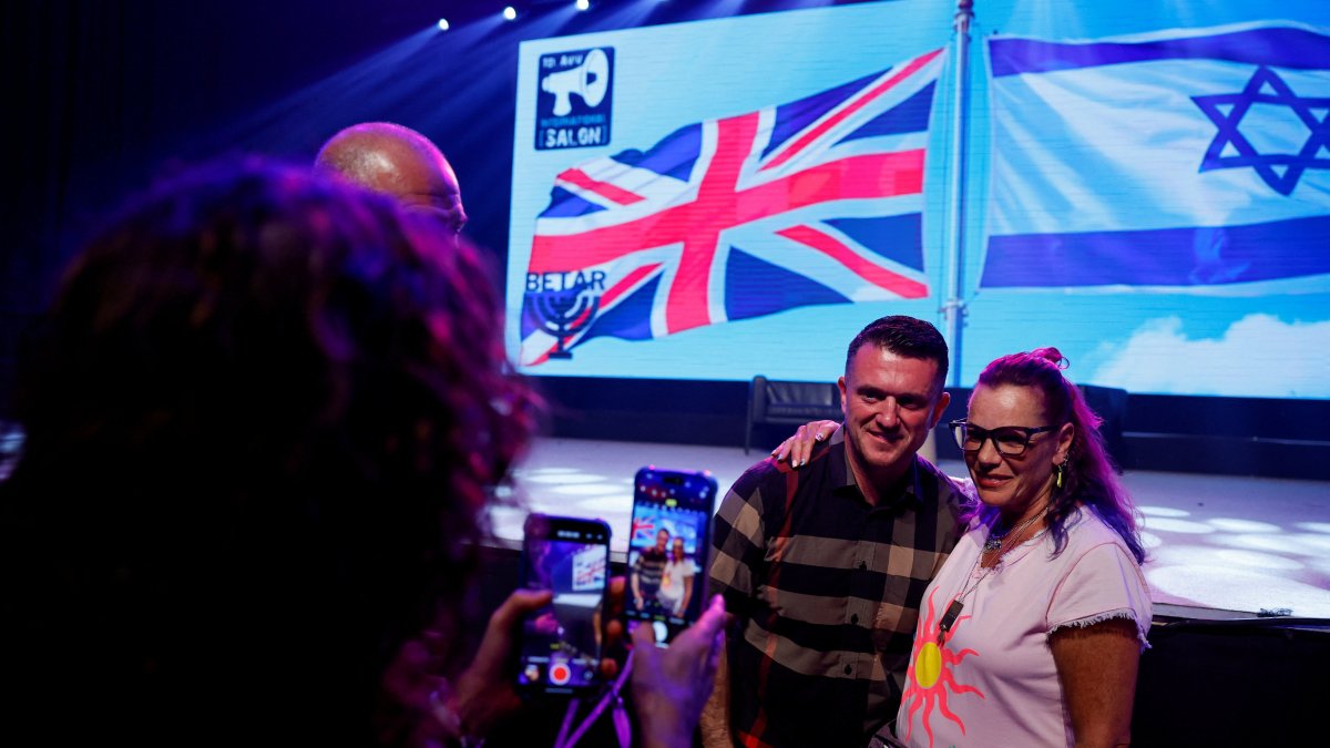 Far-right activist Tommy Robinson poses for photos on the day of a public address, Tel Aviv, Israel, Oct. 18, 2025. (Reuters Photo)