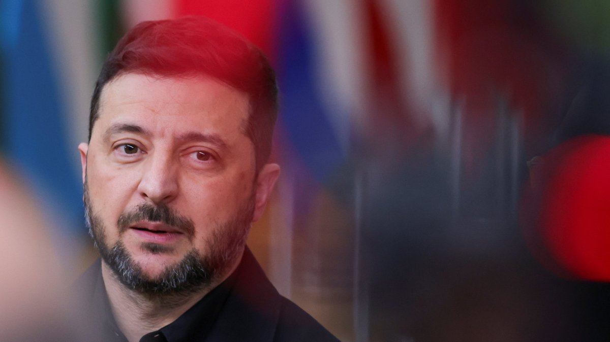 Ukrainian President Volodymyr Zelenskyy arrives for the EU leaders&#039; summit in Brussels, Belgium, Oct. 23, 2025. (Reuters Photo)