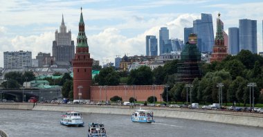 Vessels sail along the Moskva River near the Kremlin, central Moscow, Russia, Aug. 7, 2025. (Reuters Photo)