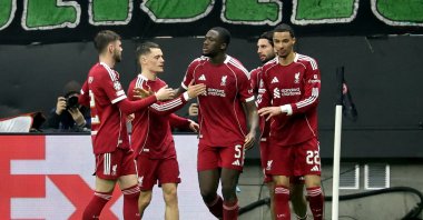 Liverpool&#039;s Ibrahima Konate (C) celebrates with teammates after scoring his team&#039;s third goal during the UEFA Champions League league phase match between SG Eintracht Frankfurt and Liverpool FC, Frankfurt, Germany, Oct. 22, 2025. (EPA Photo)