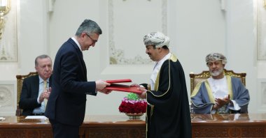 Presidential Communications Director Burhanettin Duran and Oman’s Minister of Information Abdullah bin Nasser Al Harrasi sign a memorandum, Muscat, Oman, Oct. 23, 2025. (DHA Photo)