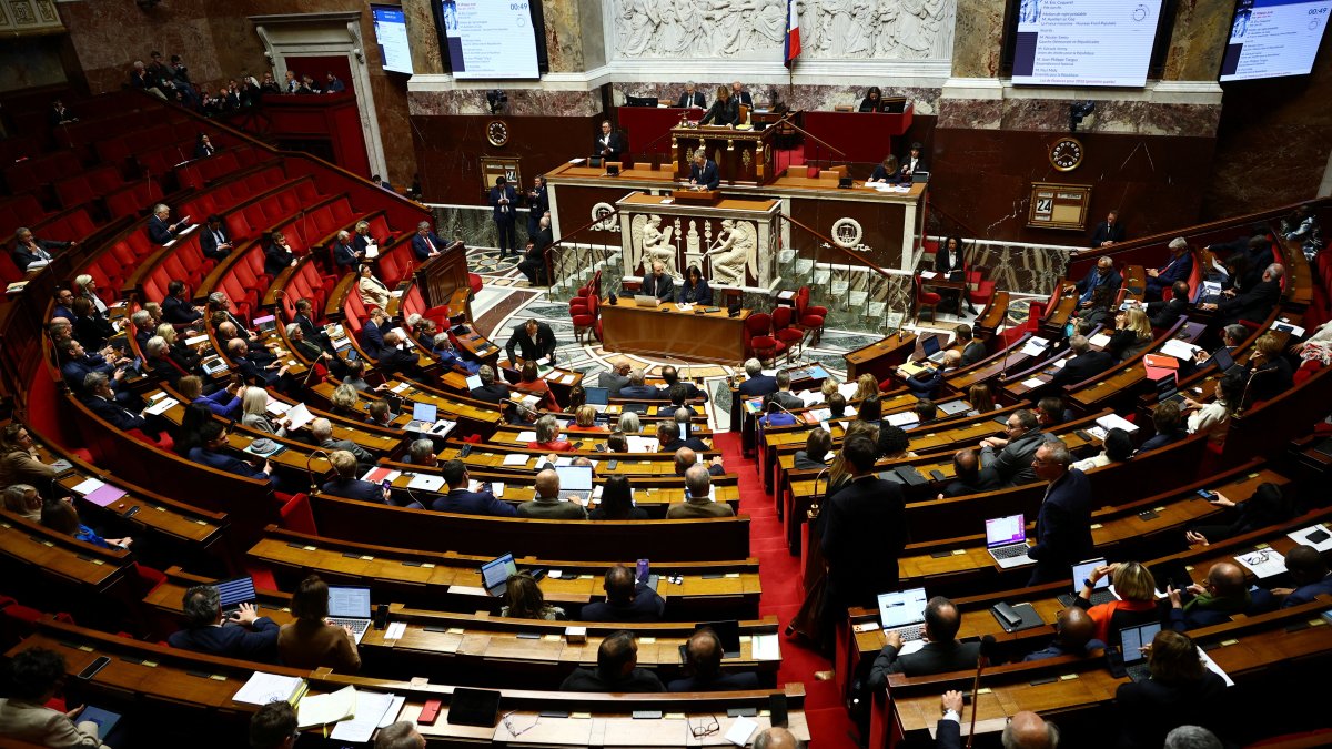A general view shows lawmakers during a session and the first debate on the French budget at the National Assembly in Paris, France, Oct. 24, 2025. (Reuters Photo)