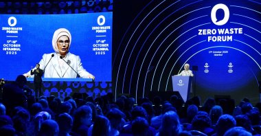 First lady Emine Erdoğan delivers a speech during the Global Zero Waste Forum, Istanbul, Türkiye, Oct. 17, 2025. (DHA Photo)