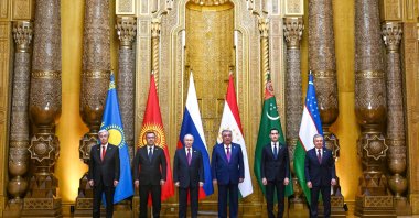 (L-R) Kazakh President Kassym-Jomart Tokayev, Kyrgyz President Sadyr Japarov, Russian President Vladimir Putin, Tajik President Emomali Rahmon, Turkmenistan&#039;s President Serdar Berdimuhamedov and Uzbek President Shavkat Mirziyoyev pose for a family photo during the Central Asia-Russia summit, Dushanbe, Tajikistan, Oct. 9, 2025. (EPA Photo)