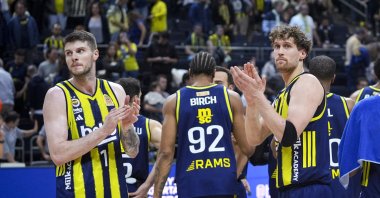 Fenerbahçe Beko players celebrate their victory after facing Türk Telekom during the fifth week of the Türkiye Sigorta Basketball Süper Lig at Ülker Sports and Event Hall, Istanbul, Türkiye, Oct. 26, 2025. (AA Photo)