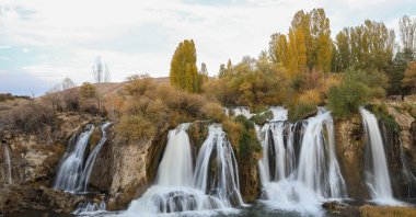 A general view of Muradiye Waterfall, Van, eastern Türkiye, Oct. 25, 2025. (AA Photo)