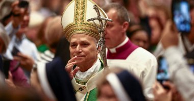 Pope Leo XIV arrives to lead the Mass for the Jubilee of Synodal Teams and Participatory Bodies at St. Peter&#039;s Basilica in Vatican, Oct. 26, 2025. (Reuters Photo)