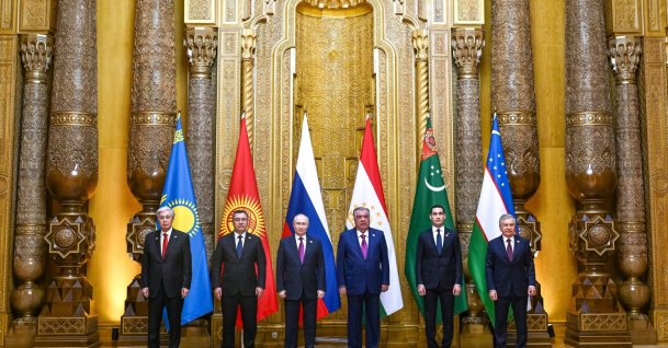 (L-R) Kazakh President Kassym-Jomart Tokayev, Kyrgyz President Sadyr Japarov, Russian President Vladimir Putin, Tajik President Emomali Rahmon, Turkmenistan's President Serdar Berdimuhamedov and Uzbek President Shavkat Mirziyoyev pose for a family photo during the Central Asia-Russia summit, Dushanbe, Tajikistan, Oct. 9, 2025. (EPA Photo)