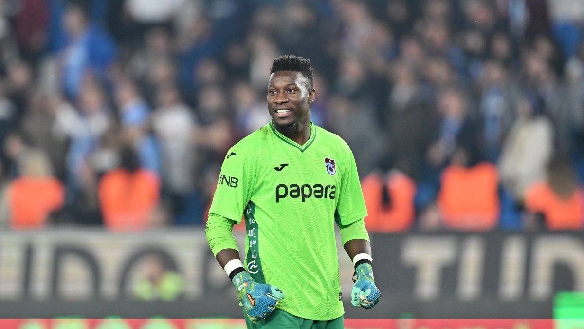 Trabzonspor goalkeeper Andre Onana celebrates after his team’s victory against Zecorner Kayserispor during the eighth week of the Süper Lig at Papara Park, Trabzon, Türkiye, Oct. 3, 2025. (AA Photo)