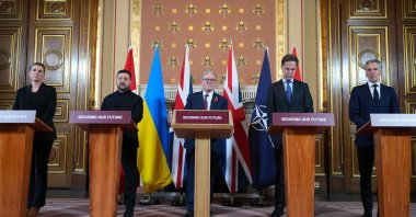 Denmark&#039;s Prime Minister Mette Frederiksen, Ukraine&#039;s President Volodymyr Zelenskyy, Britain&#039;s Prime Minister Keir Starmer, NATO Secretary-General Mark Rutte and Netherlands&#039; Prime Minister Dick Schoof attend a media conference after a meeting of the &#039;coalition of the willing&#039; international partners on Ukraine in London, Oct. 24, 2025. (AFP Photo)