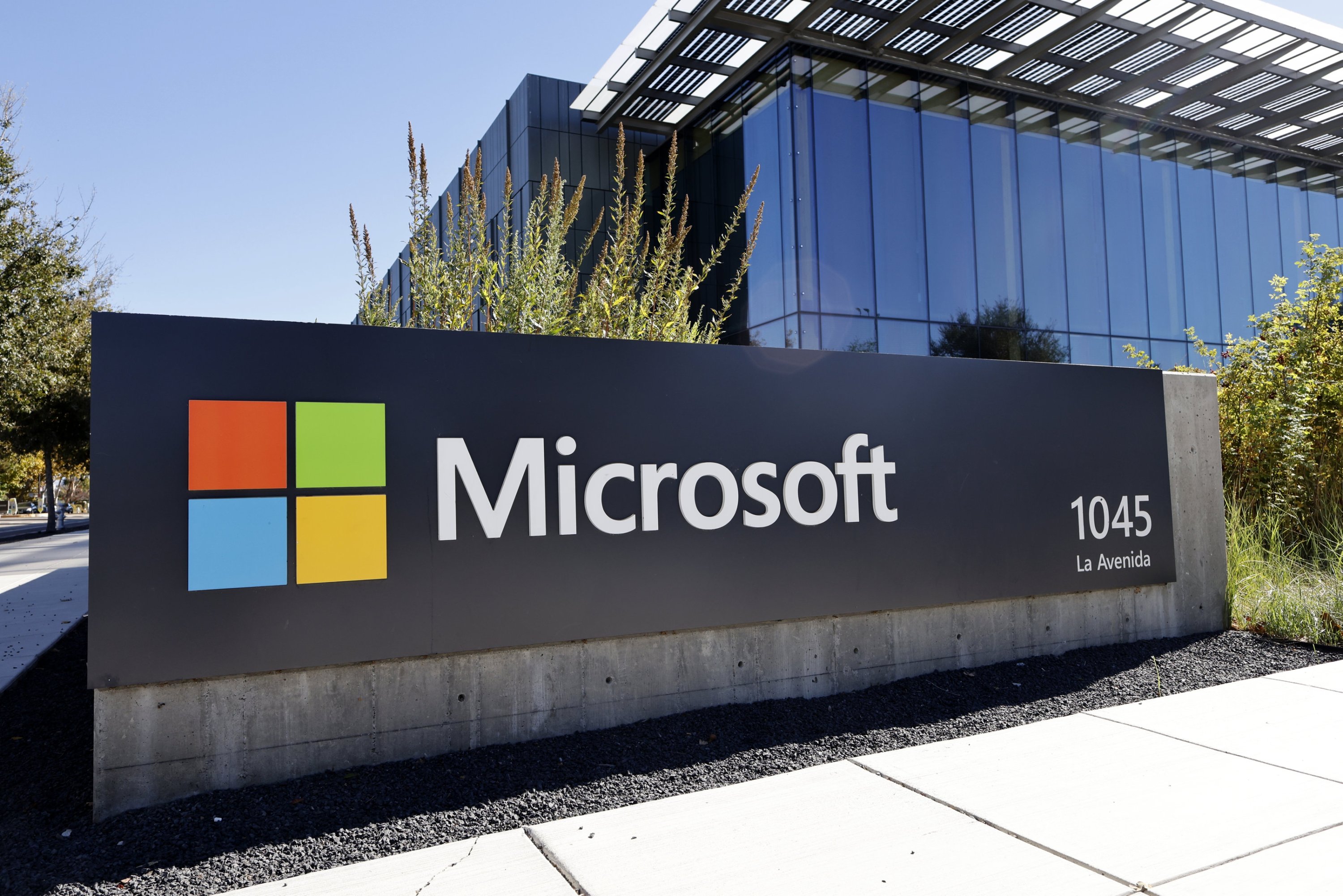 Microsoft cloud services hit by global outage