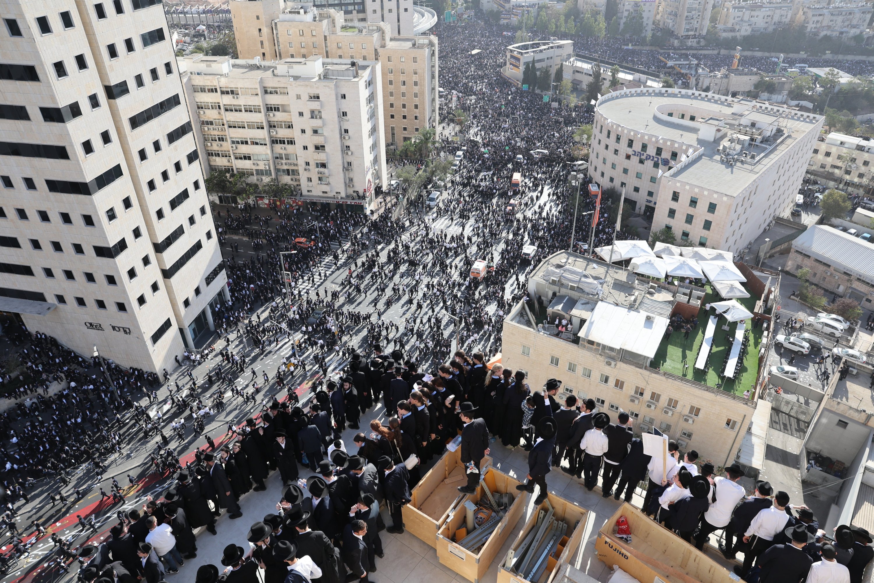Mass ultra-Orthodox rally in Jerusalem challenges Netanyahu over draft